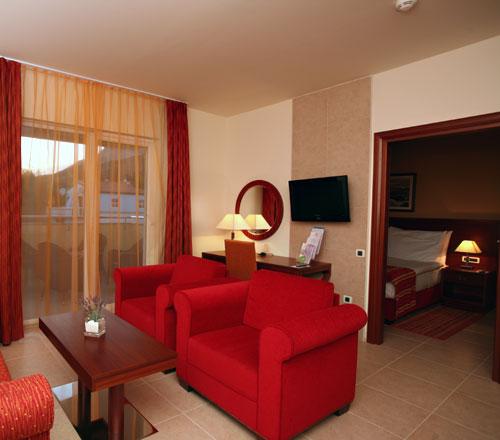 Apartman - pogled na zelenilo, pomoćni ležaj, park strana